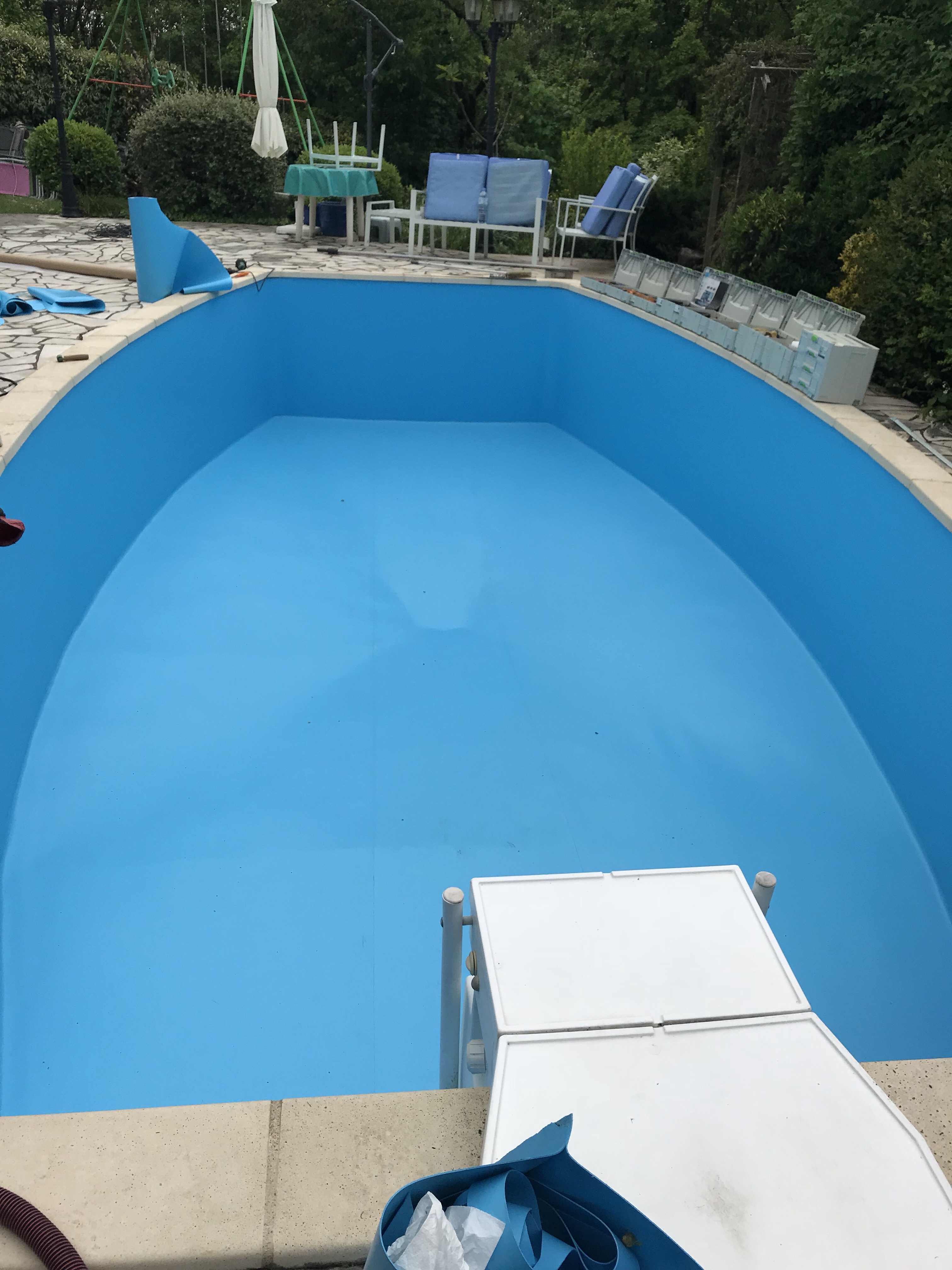 Rénovation piscine Jean DESJOYAUX fond cuillère traité en 3 bandes dans la longueur