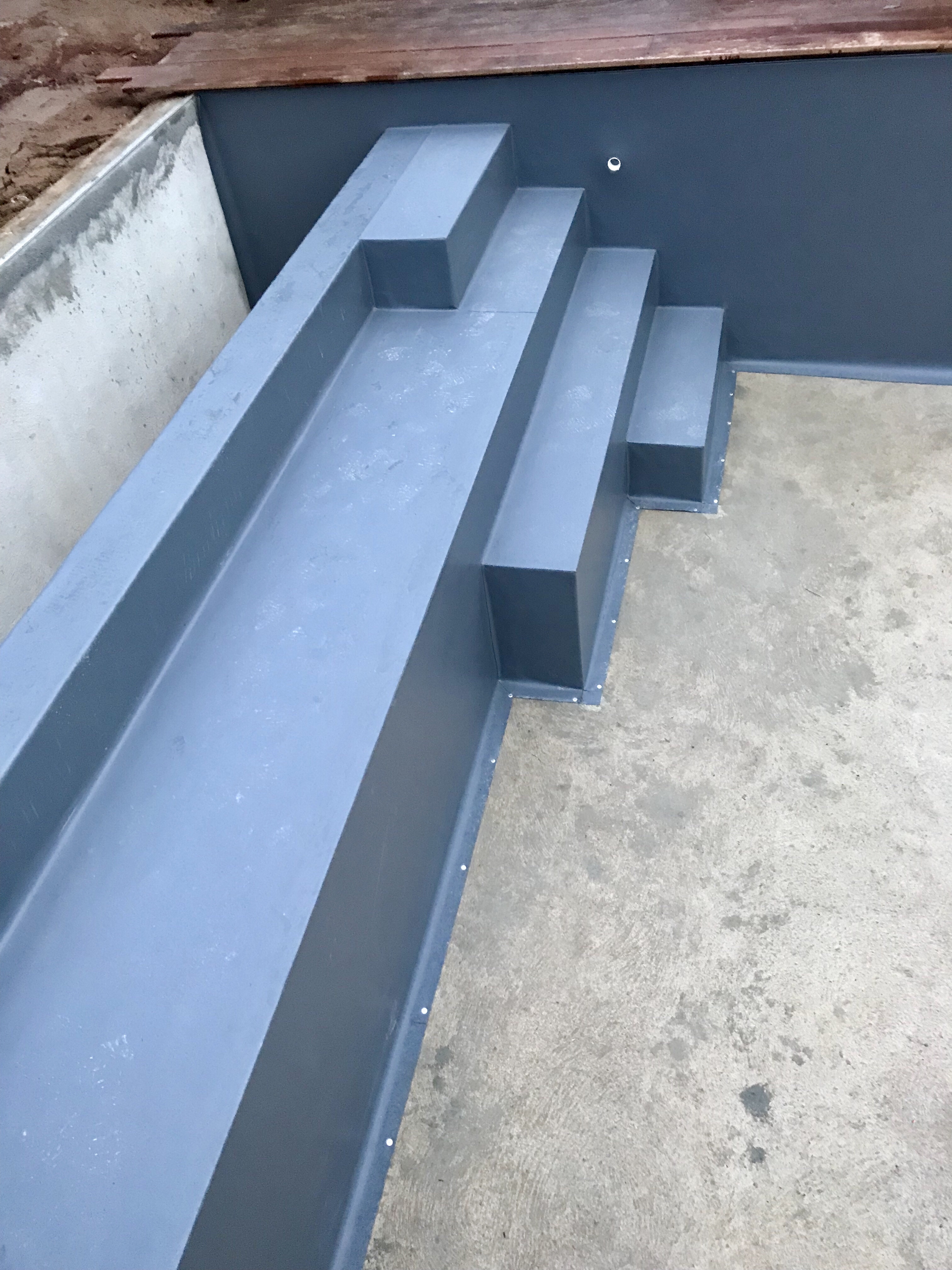 Piscine Étanchéité PVC Armé / liner renforcé Escalier avec volet