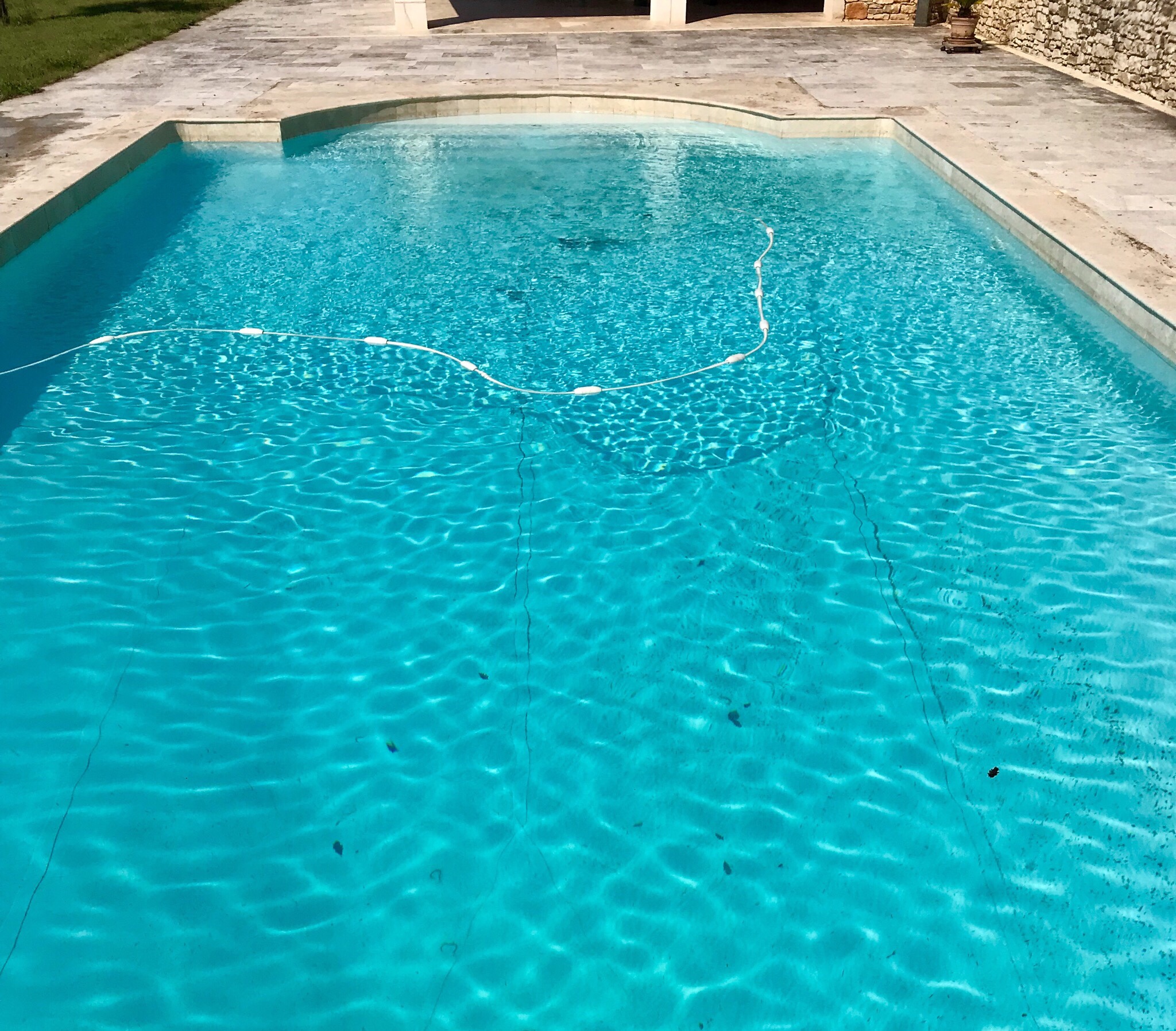 Rénovation Piscine Etanchéité PVC Armé 150 centième avec frise en pierre naturelle